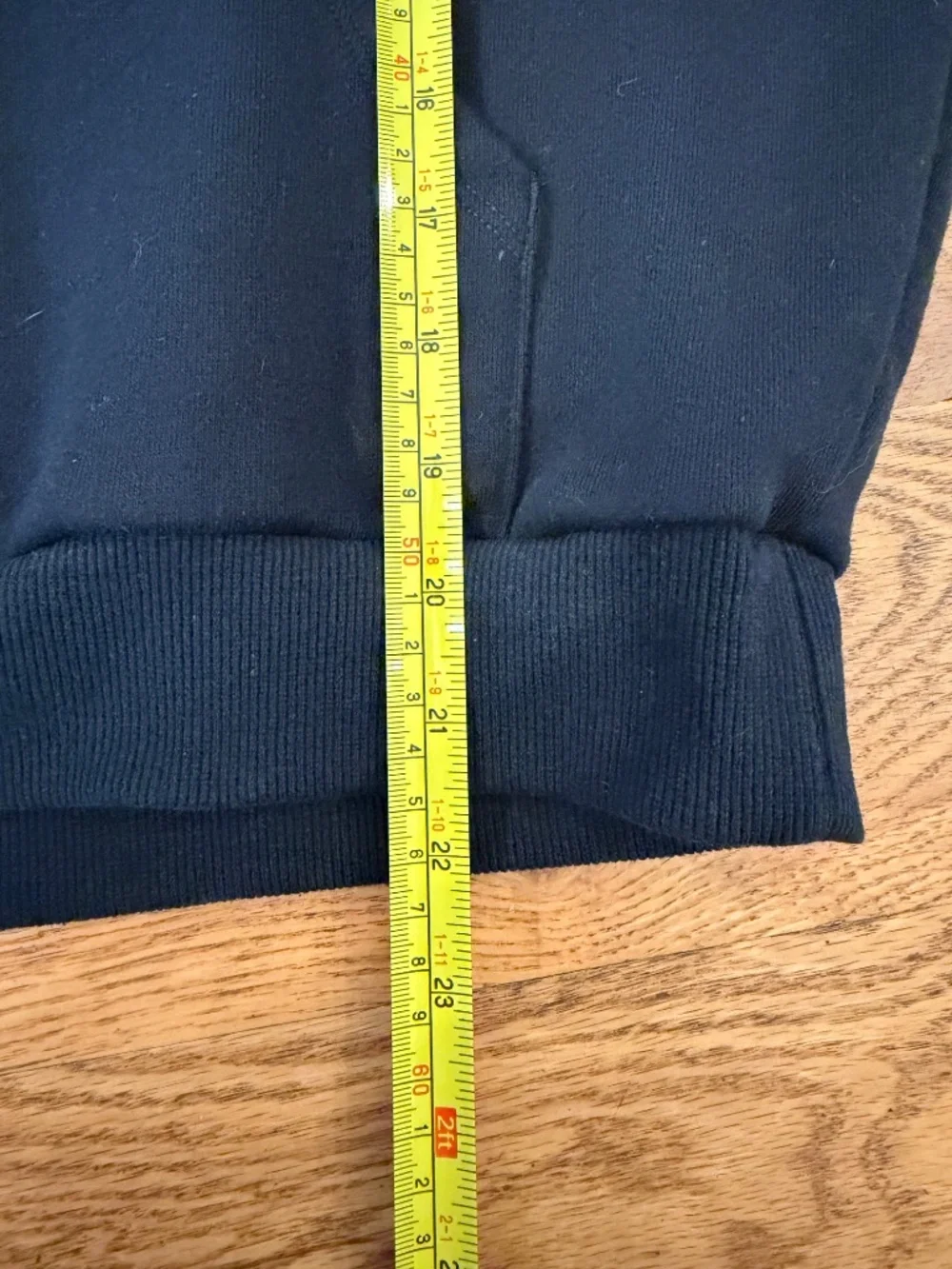 NWOT Alo Yoga Accolade Hoodie in Black (Size Small)